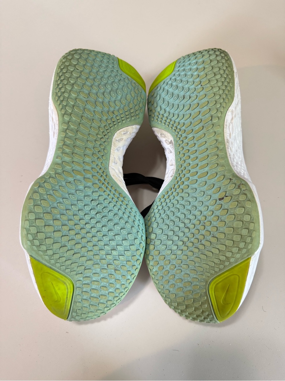 Nike ZoomX Invincible Run Flyknit FK Volt Mango Black, SIZE 8.5 US - Picture 9 of 10